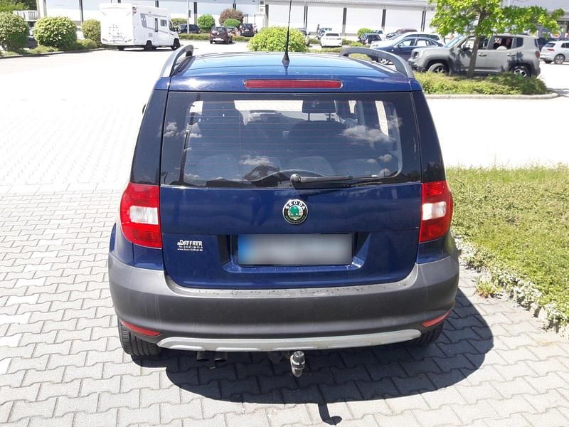 Gebraucht Skoda Yeti 105 PS (77 kW) 2011 Blau SUV