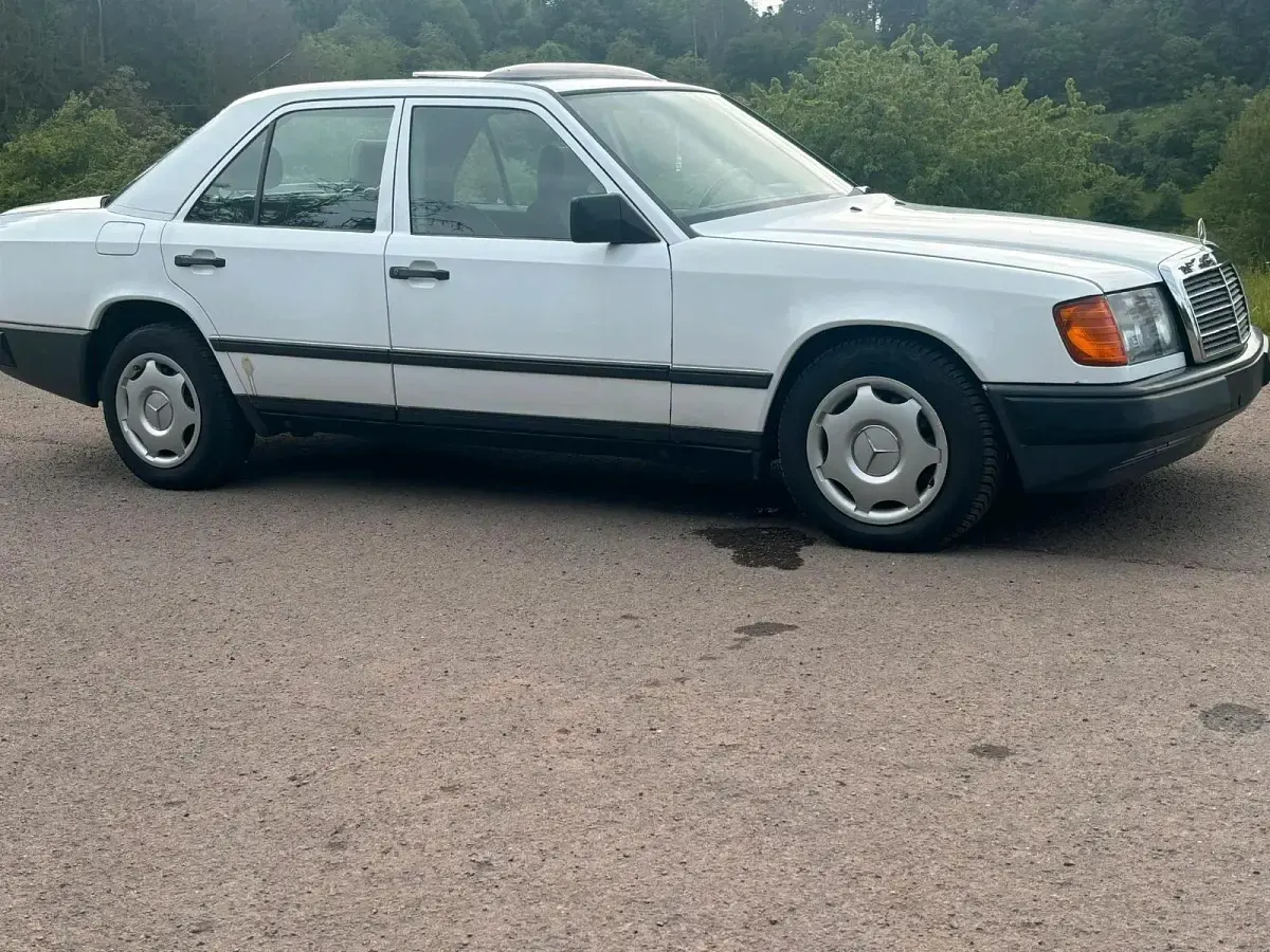 Gebraucht Mercedes E300 1984 Weiß Limousine