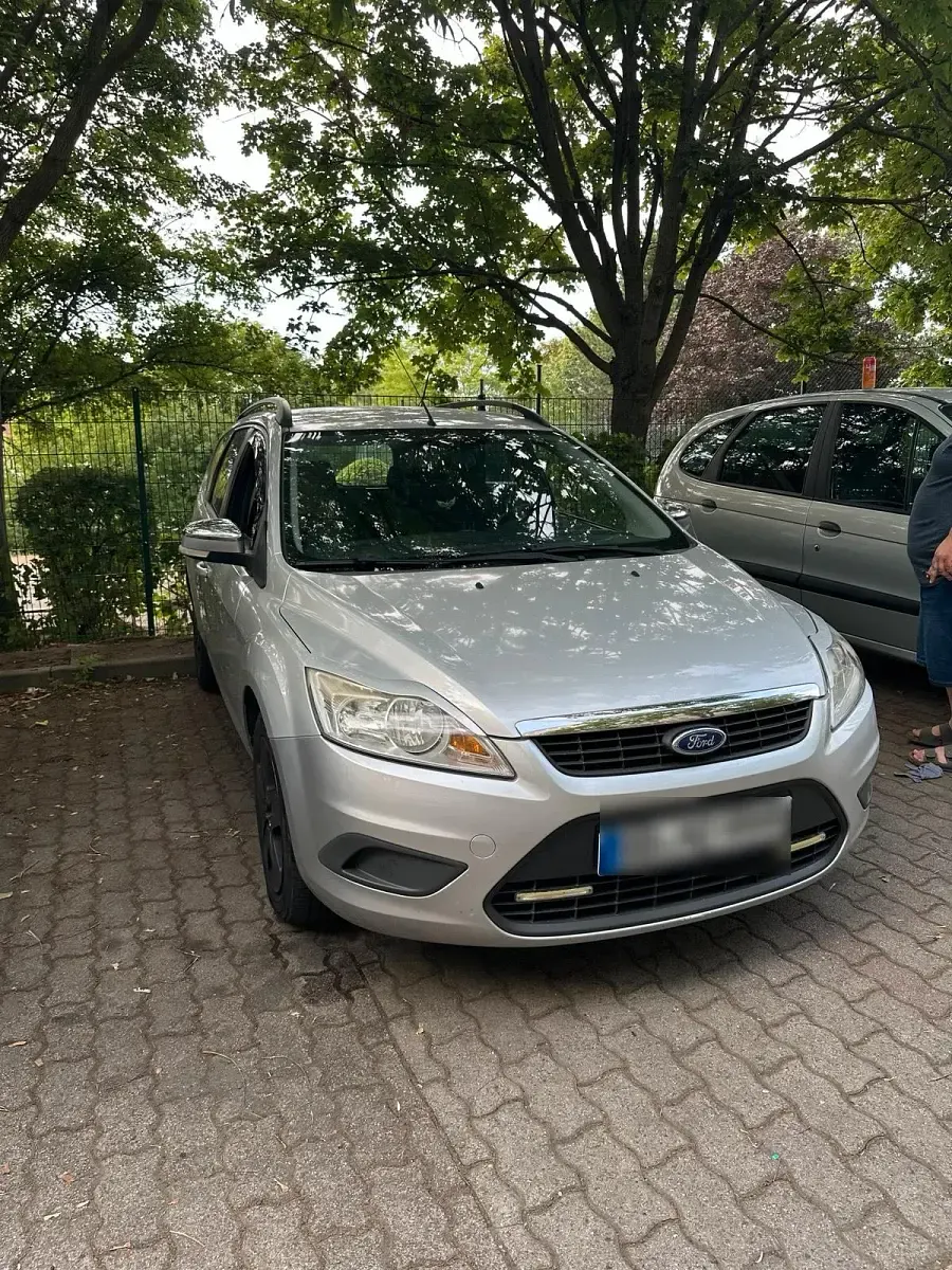 Gebraucht Ford Focus 109 PS (80 kW) 2008 Silber Limousine