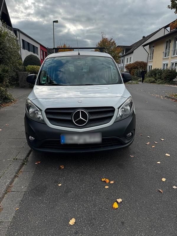Weiß Gebraucht 2016 Mercedes Citan 111 Van / Kleinbus | 7.500 € (Fairer Preis) - Bild 1/4