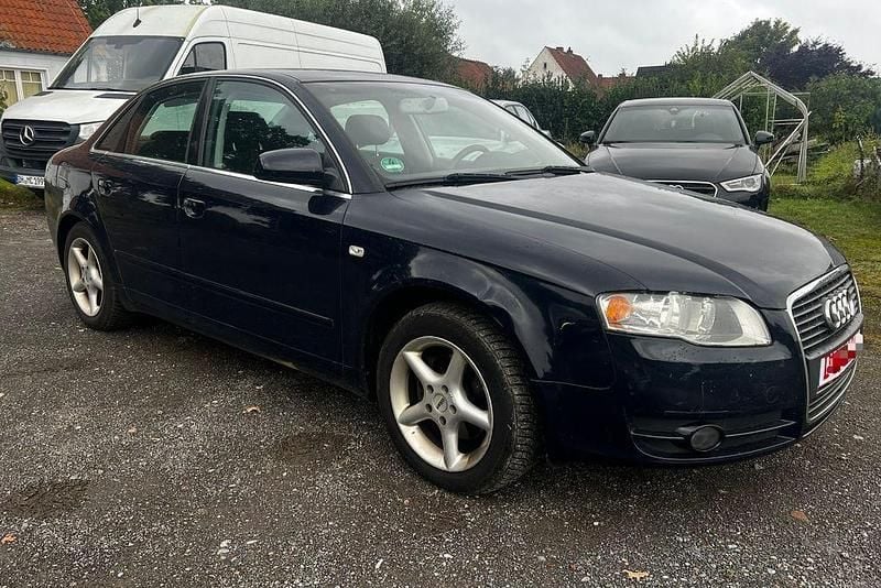 Blau Gebraucht 2006 Audi A4 Limousine | 2.200 € (Guter Preis) - Bild 1/4