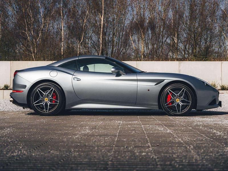 Gebraucht Ferrari California 560 PS (411 kW) 2015 Grau Cabrio