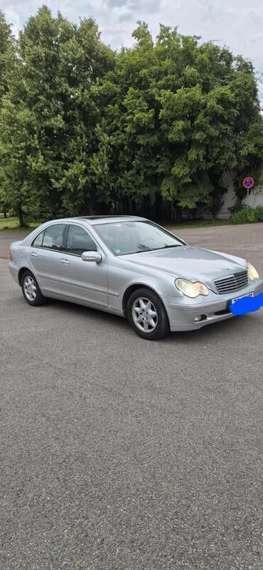 Grau Gebraucht 2003 Mercedes C200 Limousine | 2.300 € (Guter Preis) - Bild 1/4