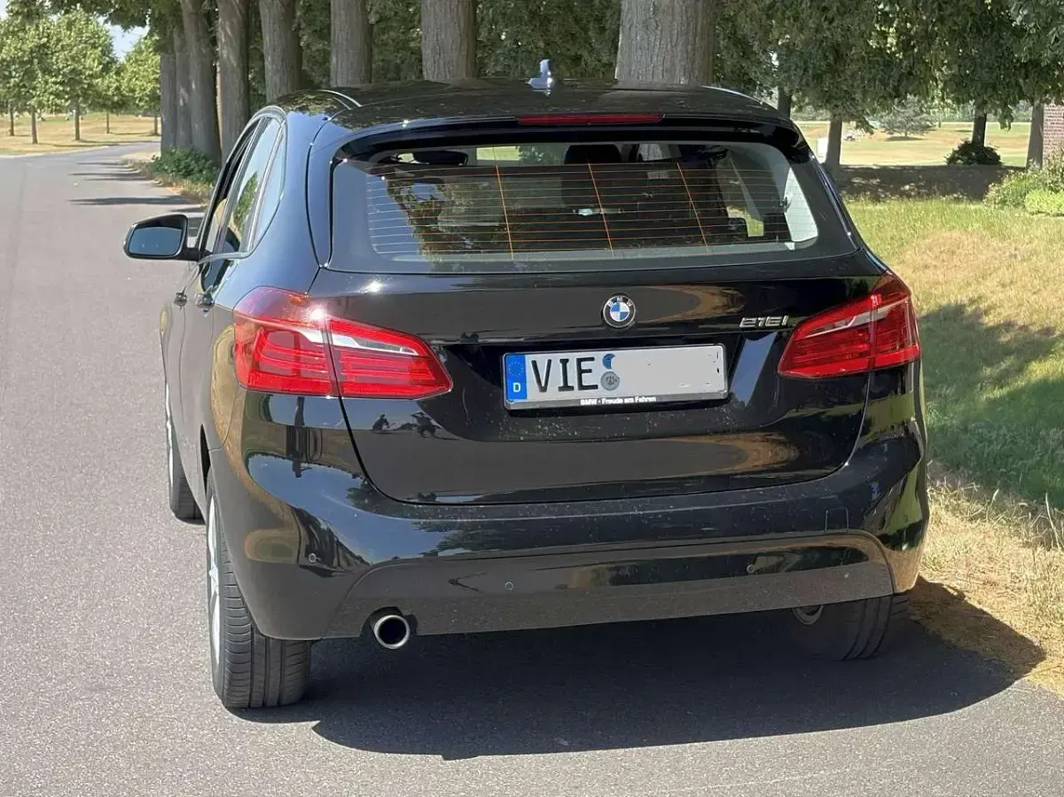 Gebraucht BMW 216 Active Tourer Advantage 102 PS (75 kW) 2017 Schwarz Van / Kleinbus