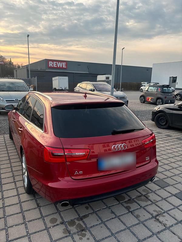 Gebraucht Audi A6 245 PS (180 kW) 2014 Rot Kombi