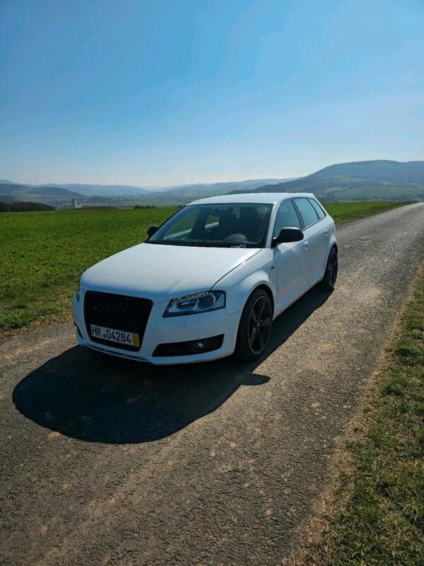 Weiß Gebraucht 2009 Audi A3 Sportback S-Line Kleinwagen | 5.899 € (Fairer Preis) - Bild 1/4