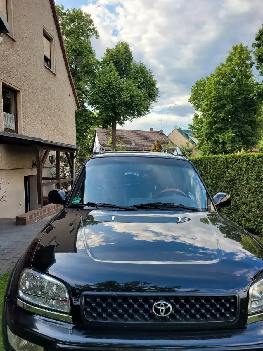 Gebraucht Toyota RAV4 126 PS (92 kW) 2000 Schwarz SUV
