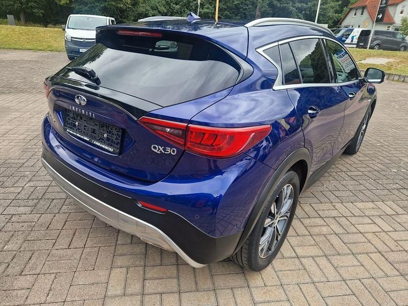 Gebraucht Infiniti QX30 170 PS (125 kW) 2016 Blau SUV