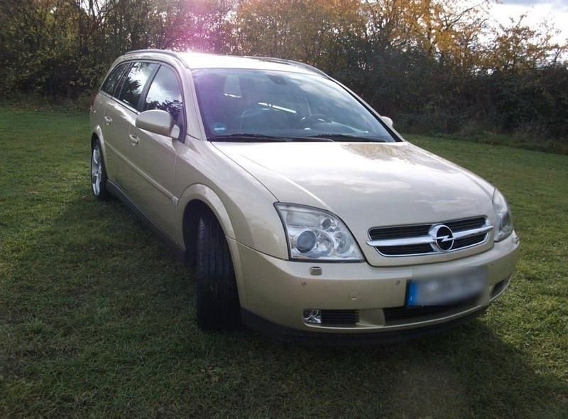 Gelb Gebraucht 2004 Opel Vectra Elegance Kombi | 5.400 € - Bild 1/4