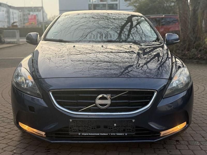 Blau Gebraucht 2015 Volvo V40 Kombi | 5.999 € (Superpreis) - Bild 1/4