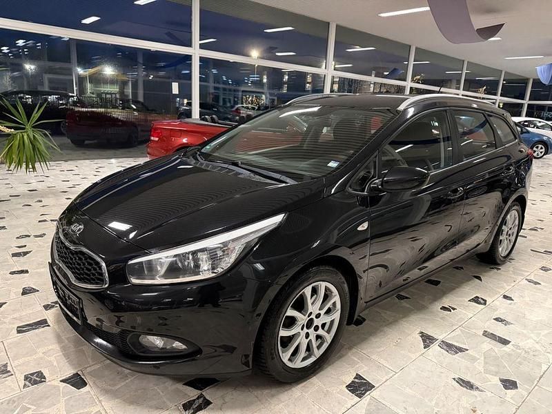 Gebraucht Kia Ceed 128 PS (94 kW) 2014 Schwarz Kleinwagen