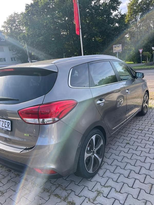 Gebraucht Kia Carens 136 PS (100 kW) 2013 Grau Van / Kleinbus