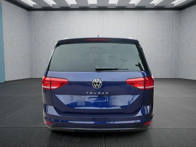 Neu VW Touran 150 PS (110 kW) 2025 Blau Van / Kleinbus