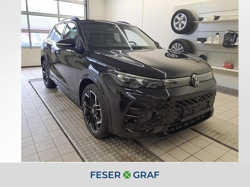 Deep black perleffekt Gebraucht 2025 VW Tiguan R-line SUV | 39.990 € (Guter Preis) - Bild 1/4