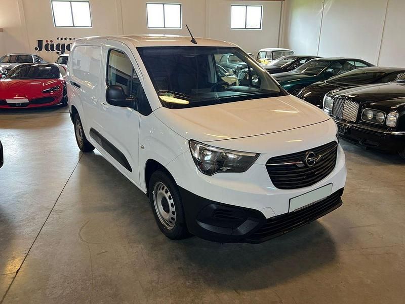 Weiß Gebraucht 2022 Opel Combo Edition Van / Kleinbus | 13.300 € (Guter Preis) - Bild 1/4