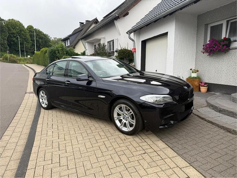 Schwarz Gebraucht 2013 BMW 530 M Sport Limousine | 10.900 € (Fairer Preis) - Bild 1/4
