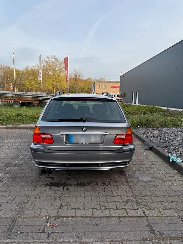 Gebraucht BMW 325 197 PS (144 kW) 2003 Silber Kombi
