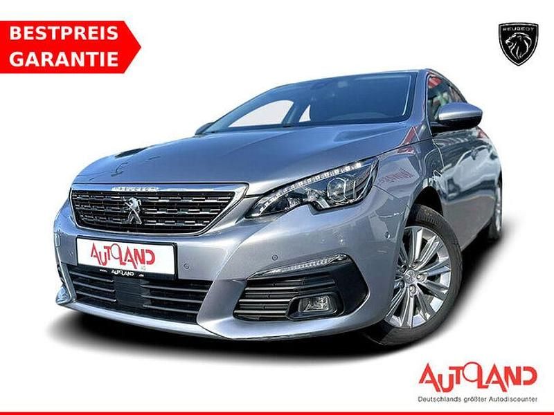 Grau Gebraucht 2021 Peugeot 308 Allure Kombi | 16.950 € (Fairer Preis) - Bild 1/4