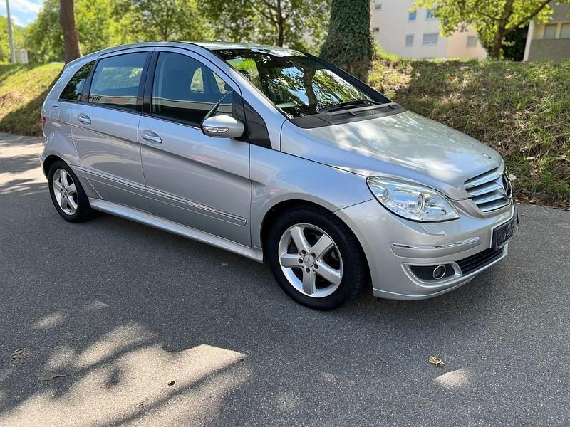 Silber Gebraucht 2006 Mercedes B200 Van / Kleinbus | 3.900 € (Guter Preis) - Bild 1/4
