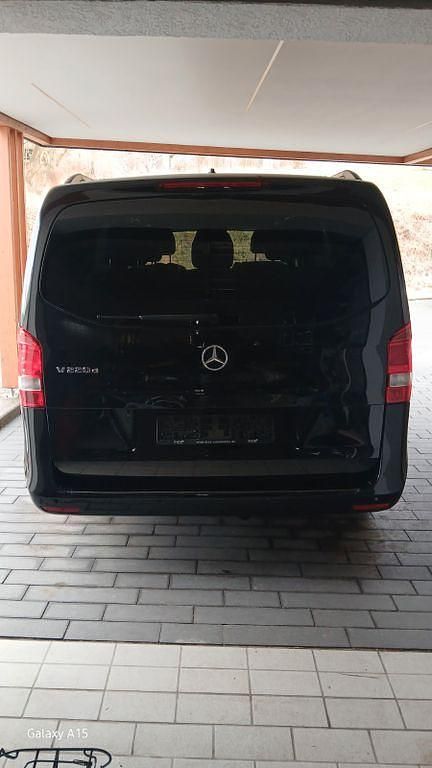 Gebraucht Mercedes V220 163 PS (119 kW) 2019 Schwarz Van / Kleinbus