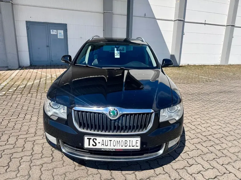 Gebraucht Skoda Superb Elegance 170 PS (125 kW) 2011 Schwarz Kombi