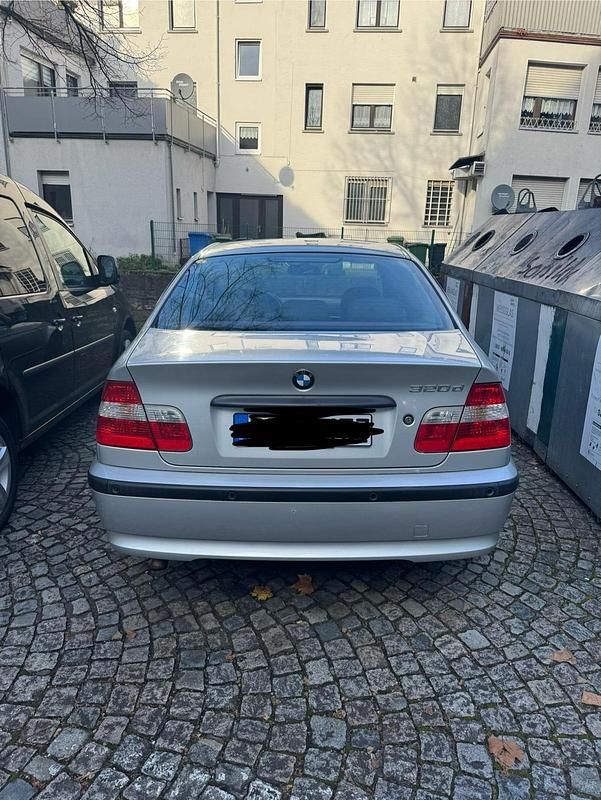 Grau Gebraucht 2004 BMW 320 Limousine | 3.500 € (Fairer Preis) - Bild 1/4