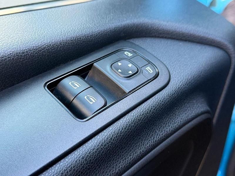 Gebraucht Mercedes Sprinter 170 PS (125 kW) 2021 Blau Van