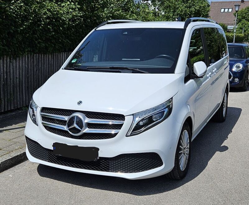 Weiß Gebraucht 2020 Mercedes V220 Edition Van / Kleinbus | 38.500 € (Guter Preis) - Bild 1/4
