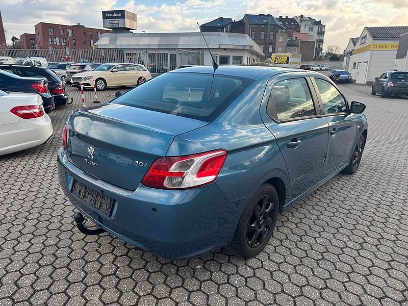 Gebraucht Peugeot 301 72 PS (52 kW) 2013 Blau Limousine