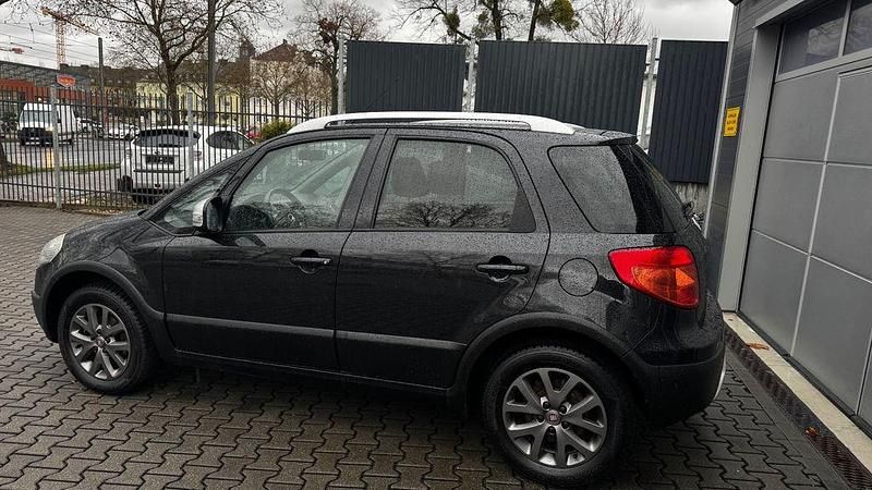 Gebraucht Fiat Sedici Lounge 120 PS (88 kW) 2012 Schwarz SUV