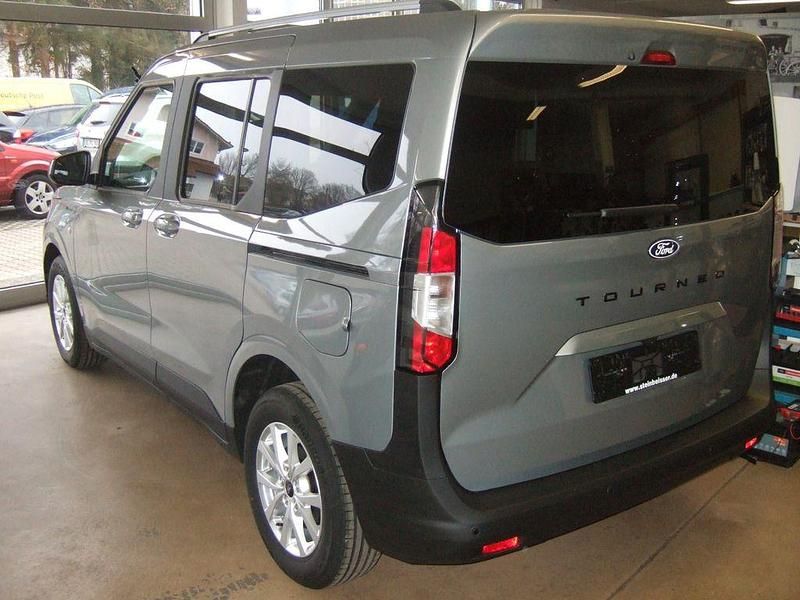 Neu Ford Courier 125 PS (91 kW) 2025 Silber Van / Kleinbus