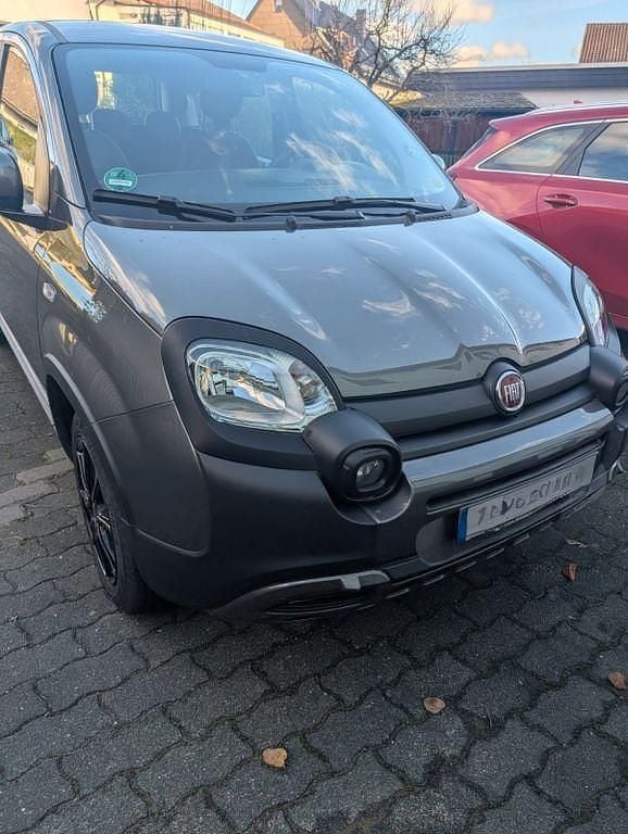 Grau Gebraucht 2023 Fiat Panda Cross Cross Kleinwagen | 12.900 € (Fairer Preis) - Bild 1/4
