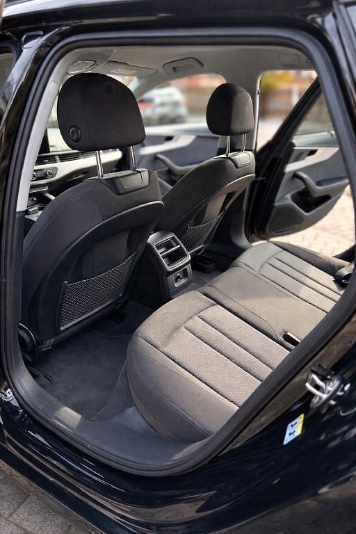 Gebraucht Audi A4 S-Line 163 PS (119 kW) 2021 Schwarz Kombi