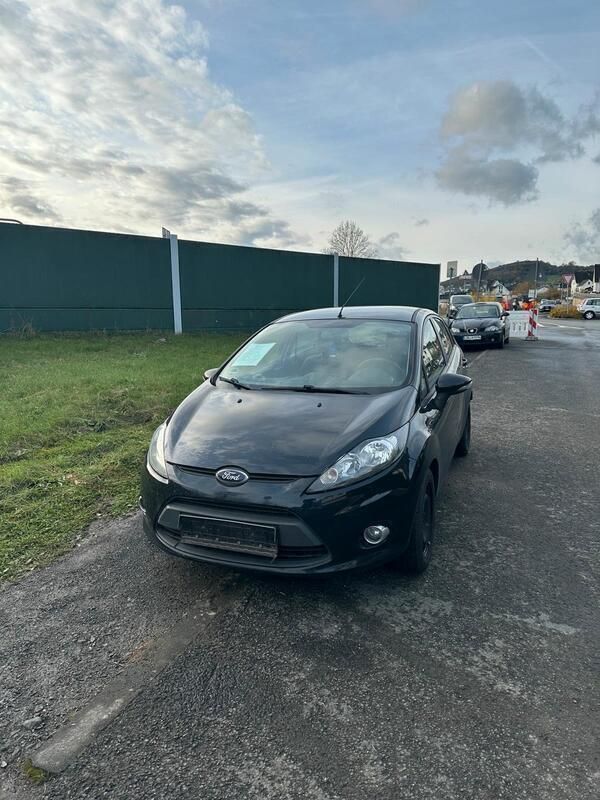 Schwarz Gebraucht 2012 Ford Fiesta Champions Edition Kleinwagen | 3.090 € (Guter Preis) - Bild 1/4