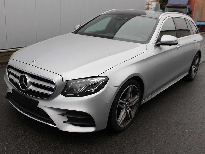 Gebraucht Mercedes E220 AMG line 194 PS (142 kW) 2019 Iridiumsilber metallic Kombi