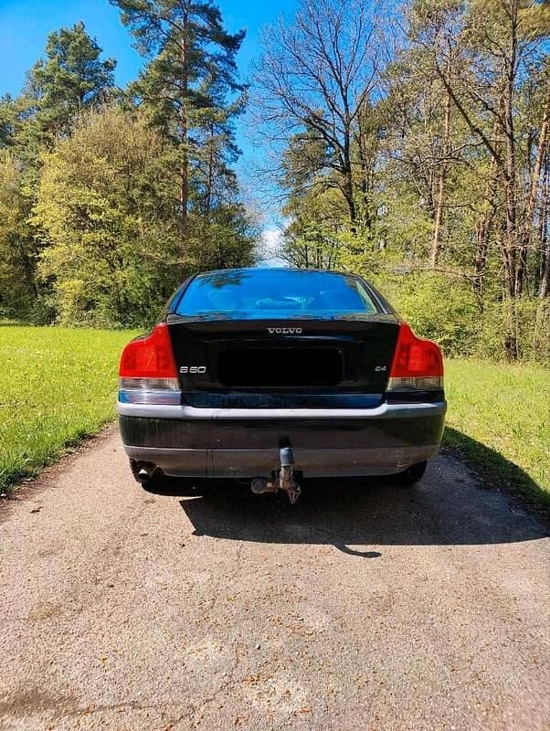 Second-hand Volvo S60 170 CP (125 kW) 2004 Negru Berlinǎ
