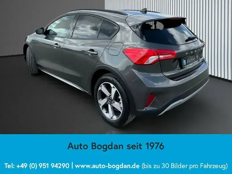 Usado Ford Focus Active 125 CV (91 kW) 2021 Gris Berlina