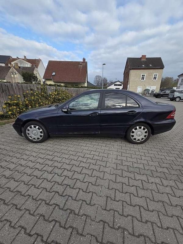 Brugt Mercedes 200 116 HK (85 kW) 2001 Blå Sedan