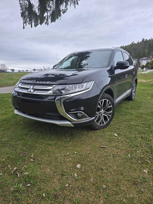 Gebraucht Mitsubishi Outlander 150 PS (110 kW) 2016 Schwarz SUV