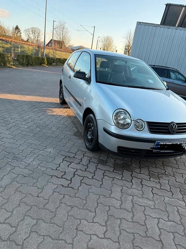 Gebraucht VW Polo 75 PS (55 kW) 2002 Silber Kleinwagen