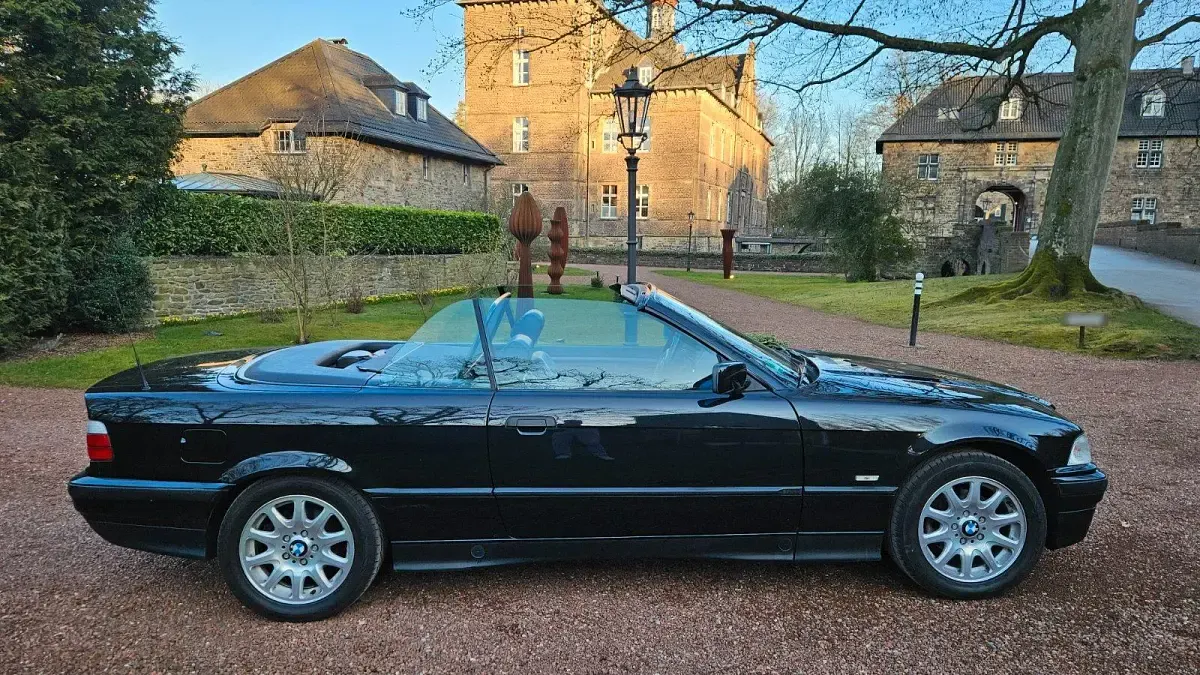 Gebraucht BMW 318 Sport Line 116 PS (85 kW) 1999 Schwarz Cabrio