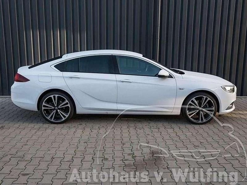 Gebraucht Opel Insignia Innovation 170 PS (125 kW) 2018 Weiß Kleinwagen