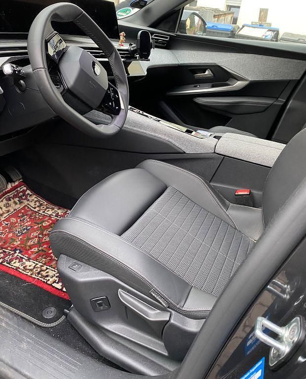 Gebraucht Peugeot 3008 Allure 136 PS (100 kW) 2024 Grau SUV