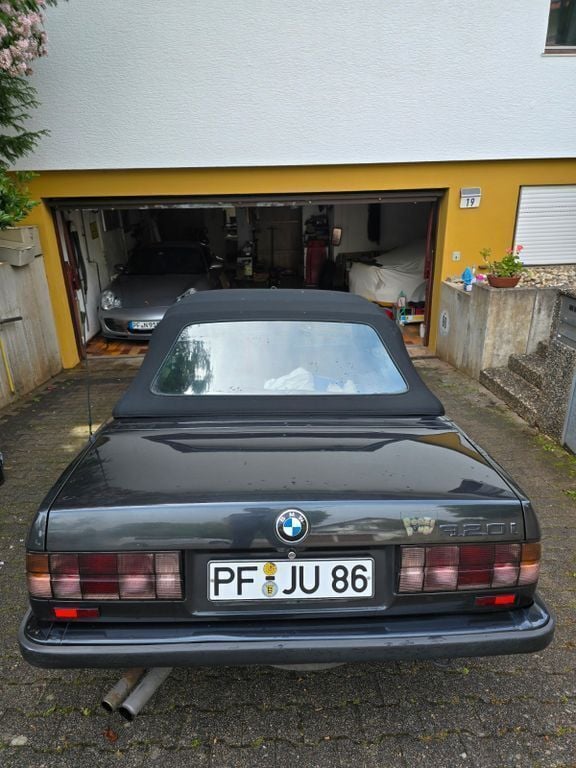 Gebraucht BMW 320 Cabriolet Performance 129 PS (94 kW) 1989 Schwarz Cabrio