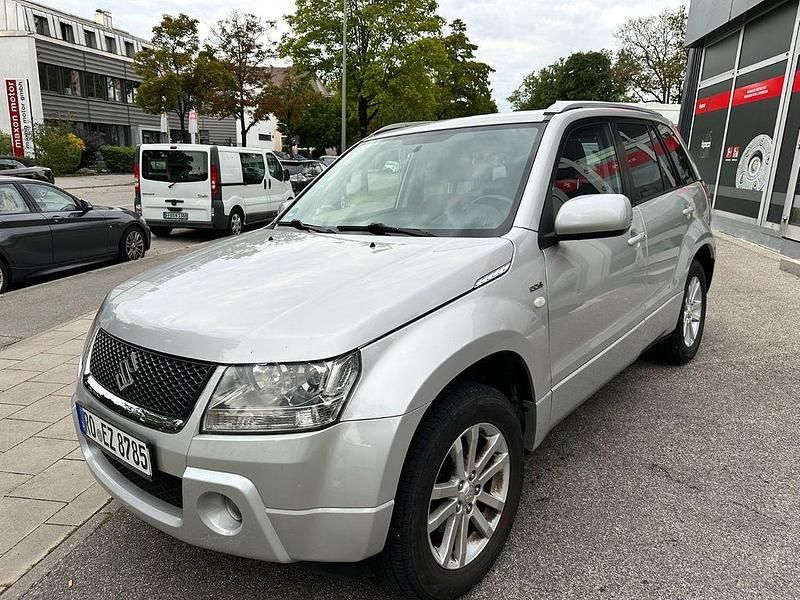 Silber Gebraucht 2009 Suzuki Grand Vitara SUV | 3.900 € (Superpreis) - Bild 1/4