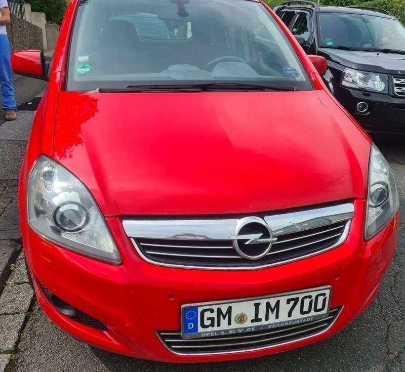 Rot Gebraucht 2012 Opel Zafira Family Van / Kleinbus | 3.200 € (Guter Preis) - Bild 1/4