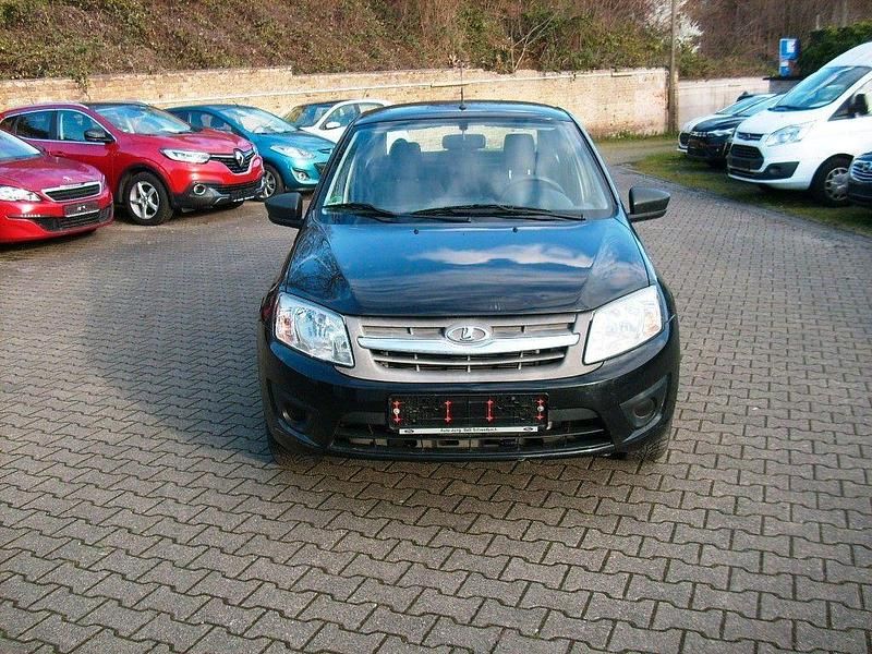 Second-hand Lada Granta 98 CP (72 kW) 2016 Negru Berlinǎ