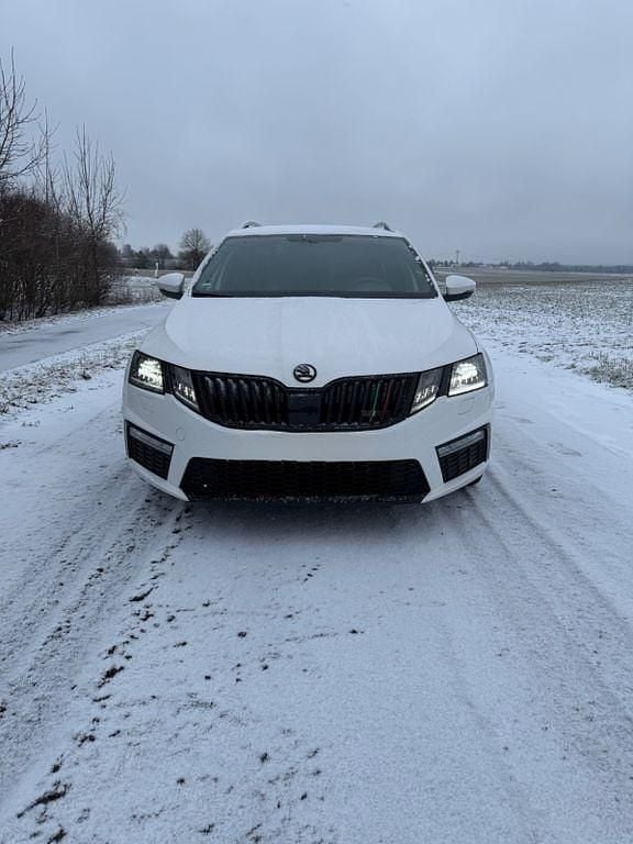 Gebraucht Skoda Octavia RS 300 PS (220 kW) 2017 Weiß Kombi