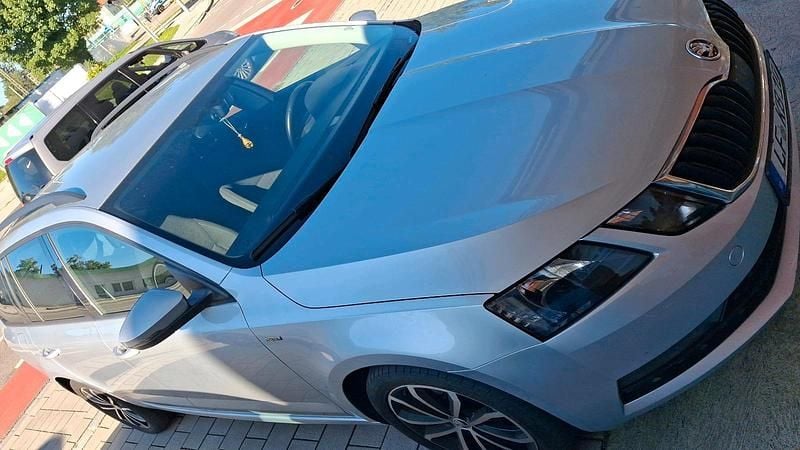 Silber Gebraucht 2019 Skoda Octavia Soleil Kombi | 14.100 € (Fairer Preis) - Bild 1/4