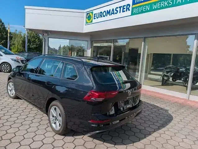 Gebraucht VW Golf VIII Life 110 PS (80 kW) 2022 Schwarz Kombi